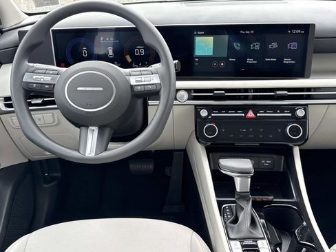 New 2026 Hyundai Tucson SEL image 2