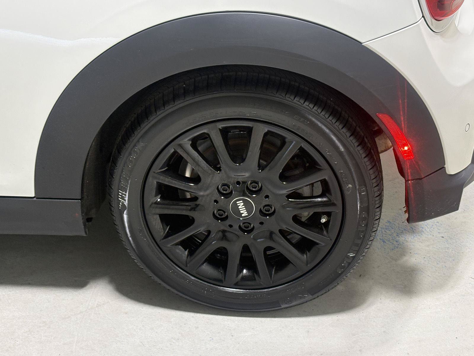 Used 2024 MINI Cooper 2-Door Hardtop FWD image 31