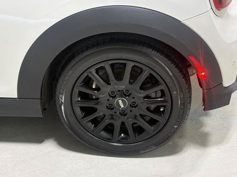 Used 2024 MINI Cooper 2-Door Hardtop FWD image 31