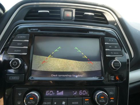 Used 2016 Nissan Maxima SR FWD image 23