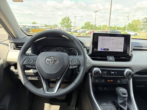 Used 2023 Toyota RAV4 XLE w/ Convenience Package AWD/4WD image 14