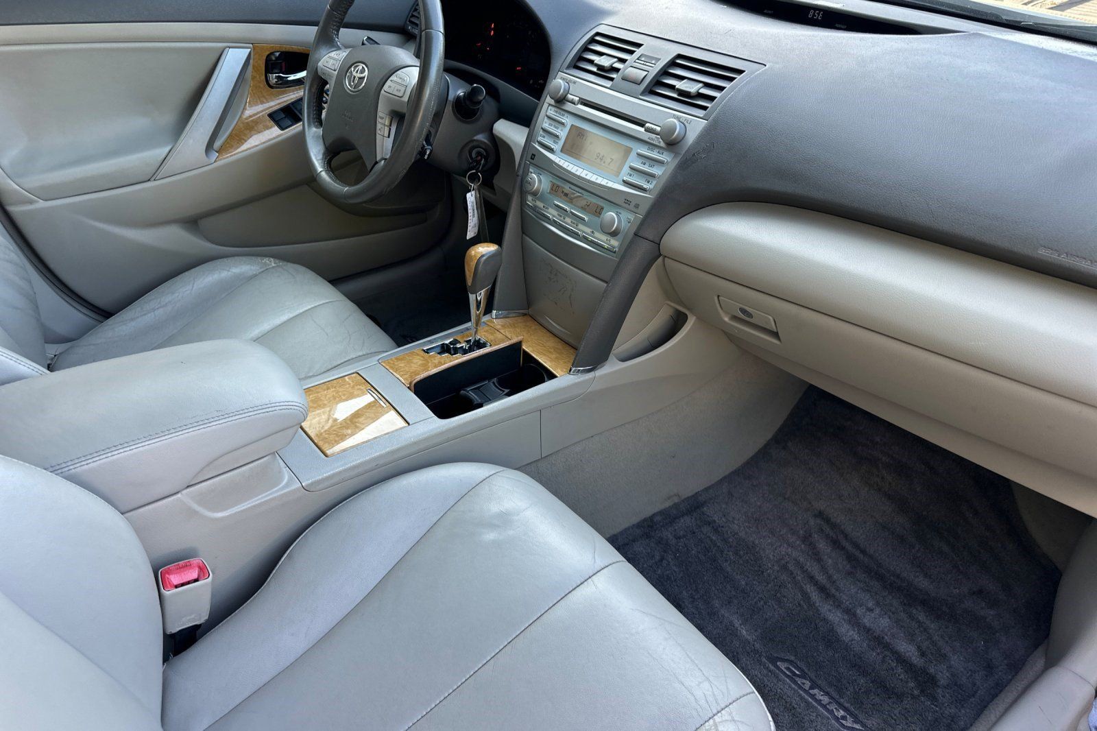 Used 2007 Toyota Camry XLE FWD image 30
