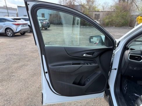 Used 2022 Chevrolet Equinox LT image 13