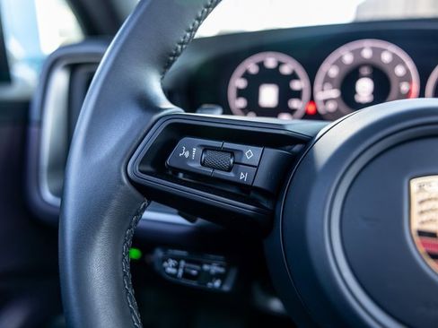 Used 2025 Porsche Cayenne S image 29