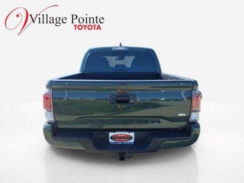 Certified 2021 Toyota Tacoma TRD Off-Road w/ TRD Premium Off Road Package AWD/4WD image 5