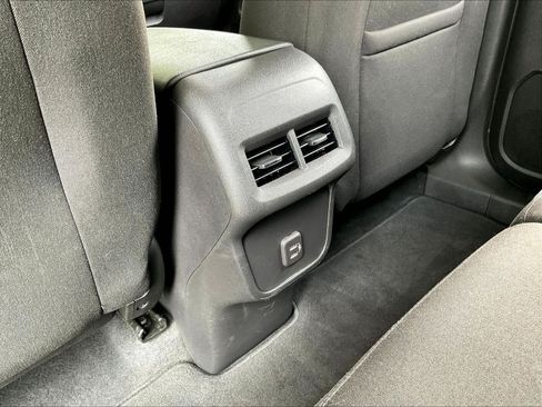 Used 2023 Chevrolet Equinox LT FWD image 13