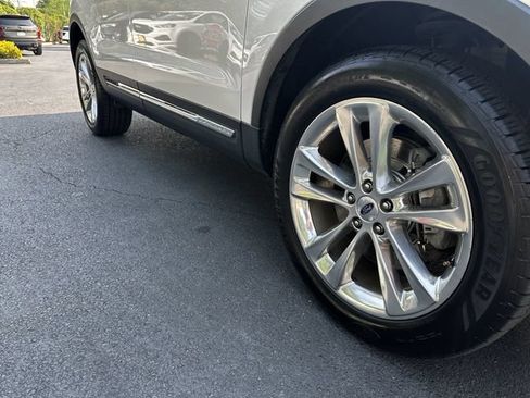 Certified 2018 Ford Explorer XLT w/ Equipment Group 202A AWD/4WD image 11