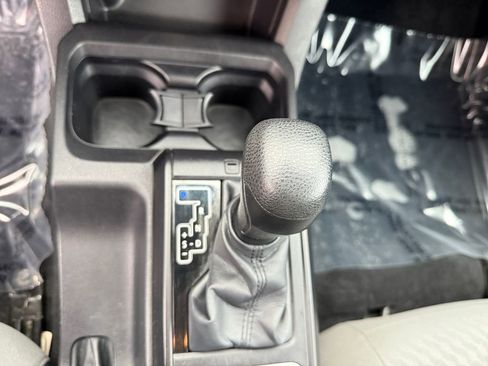 Used 2022 Toyota Tacoma SR image 20