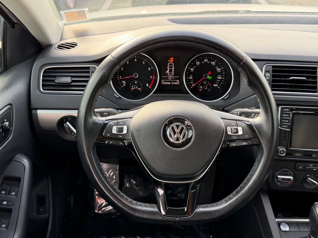 Used 2017 Volkswagen Jetta SE FWD image 21