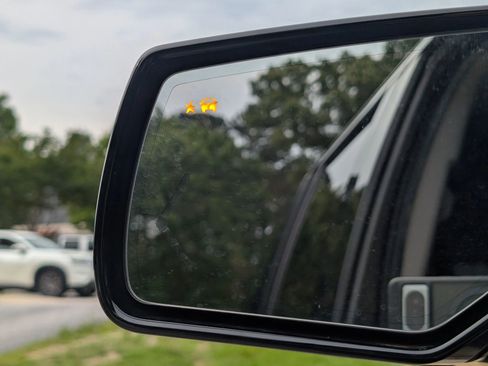 Used 2018 Chevrolet Tahoe Premier RWD image 6