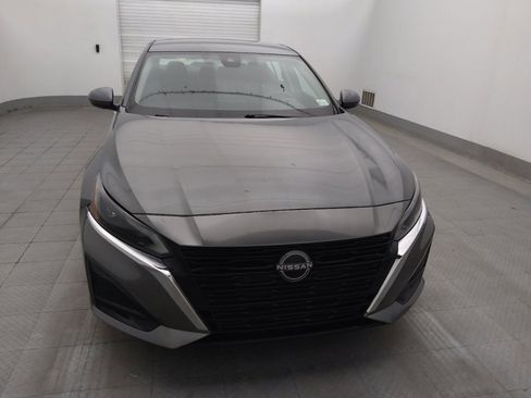 Used 2023 Nissan Altima 2.5 SV image 14