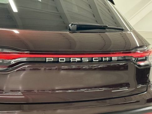 Certified 2026 Porsche Macan AWD/4WD image 14