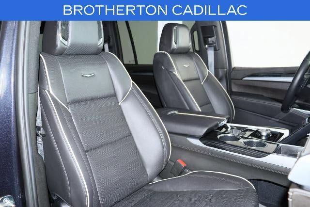 Certified 2025 Cadillac Escalade ESV Sport w/ LPO, ONYX Package AWD/4WD image 24