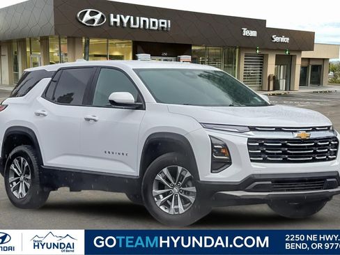Used 2025 Chevrolet Equinox LT AWD/4WD image 1