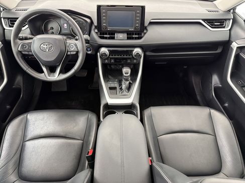 Used 2020 Toyota RAV4 XLE Premium FWD image 15
