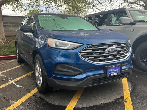 Certified 2022 Ford Edge SE image 3