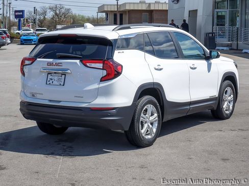 Used 2024 GMC Terrain SLE w/ Driver Convenience Package image 7