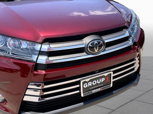 Used 2018 Toyota Highlander Limited Platinum AWD/4WD image 30