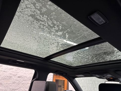 Used 2023 Chevrolet Tahoe Z71 w/ Luxury Package image 57