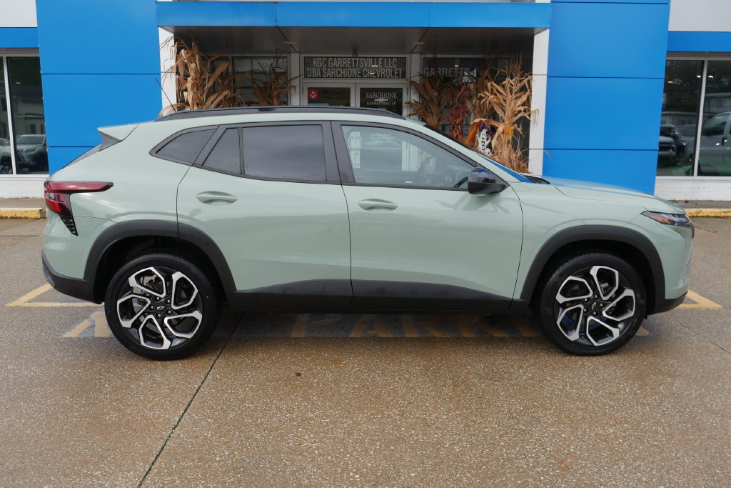 Used 2024 Chevrolet Trax RS FWD image 21