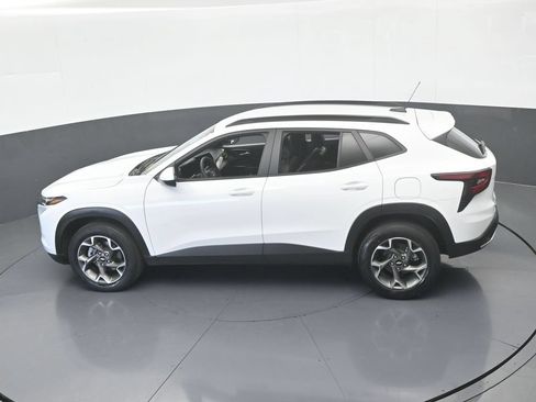 Used 2024 Chevrolet Trax LT FWD image 48