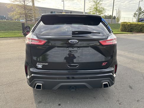 Used 2020 Ford Edge ST w/ Equipment Group 401A image 8