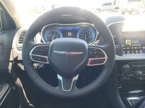 Used 2023 Chrysler 300 Touring w/ Sport Appearance Package RWD image 28