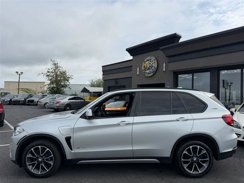 Used 2017 BMW X5 xDrive40e AWD/4WD image 3
