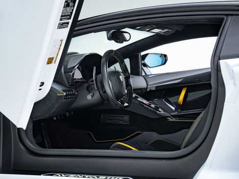 Used 2021 Lamborghini Aventador SVJ AWD/4WD image 42