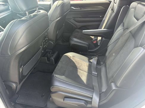 Used 2023 Jeep Grand Cherokee L Laredo AWD/4WD image 11