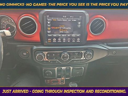 Used 2022 Jeep Gladiator Rubicon w/ LED Lighting Group AWD/4WD image 20