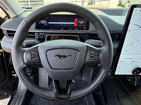 Used 2025 Ford Mustang Mach-E Premium image 15