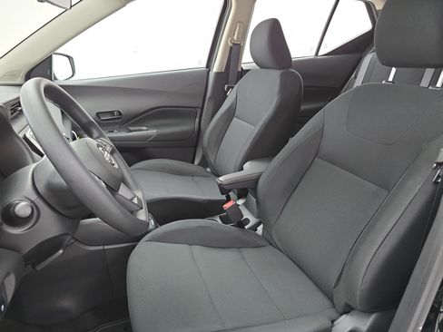 New 2025 Nissan Kicks Play S image 14