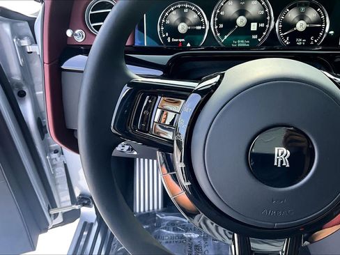 Used 2024 Rolls-Royce Phantom Sedan RWD image 24
