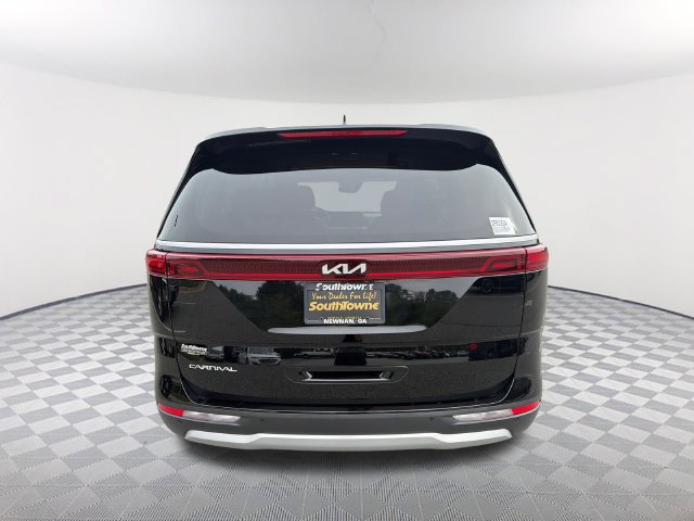 Used 2024 Kia Carnival LX FWD image 6