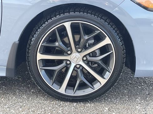 Used 2024 Honda Civic Touring image 9