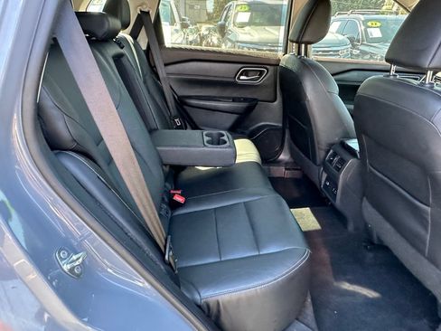 Used 2021 Nissan Rogue SL w/ Premium Package FWD image 17