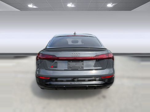 Used 2024 Audi Q8 e-tron Premium AWD/4WD image 10