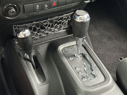 Used 2012 Jeep Wrangler Unlimited Sport AWD/4WD image 20