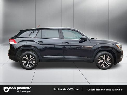 Used 2024 Volkswagen Atlas Cross Sport SE AWD/4WD image 24
