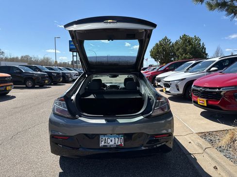 Used 2017 Chevrolet Volt Premier w/ Driver Confidence II Package FWD image 8