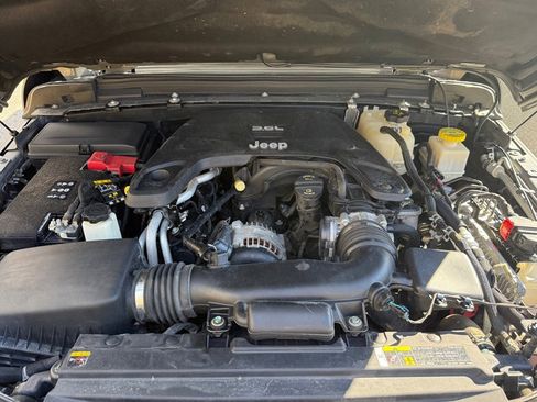 Used 2021 Jeep Gladiator Mojave image 11