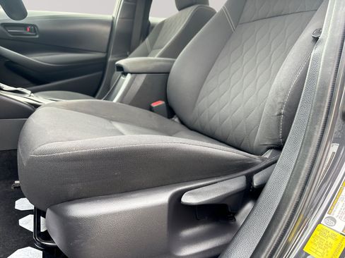 Used 2023 Toyota Corolla LE FWD image 14