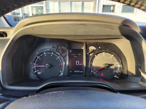 Used 2023 Toyota 4Runner SR5 Premium image 13