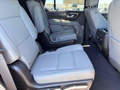 Used 2022 Chevrolet Tahoe LT w/ Luxury Package AWD/4WD image 13