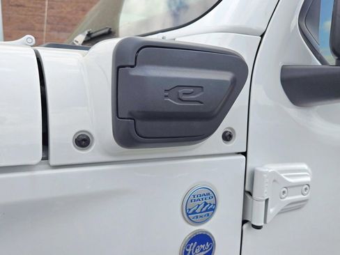 Used 2023 Jeep Wrangler Unlimited Sahara w/ Cold Weather Group image 24