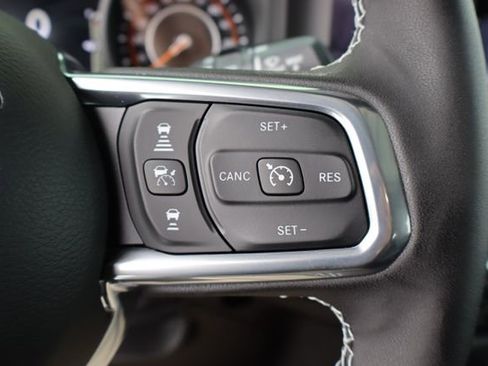 Used 2025 Jeep Wrangler Sahara w/ Safety Group image 17