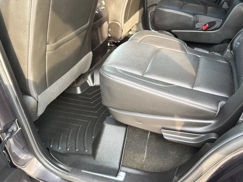 Used 2018 Chevrolet Tahoe Premier AWD/4WD image 36