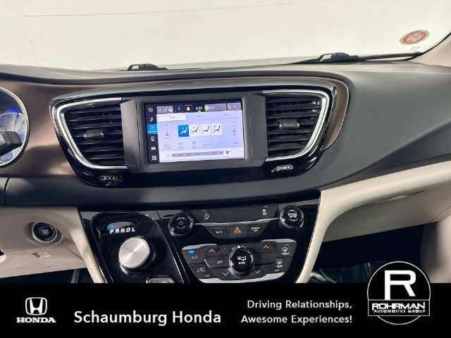 Used 2023 Chrysler Voyager LX FWD image 8