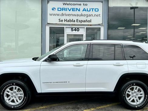 Used 2022 Jeep Grand Cherokee Laredo w/ Luxury Tech Group I image 33